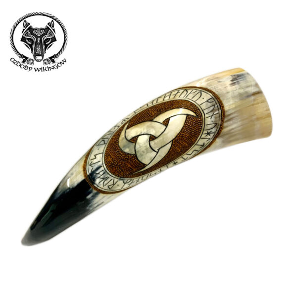 Róg do picia rzeźbiony 0.7 Triquetra