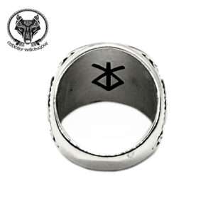 pierścień z czarnym słońcem